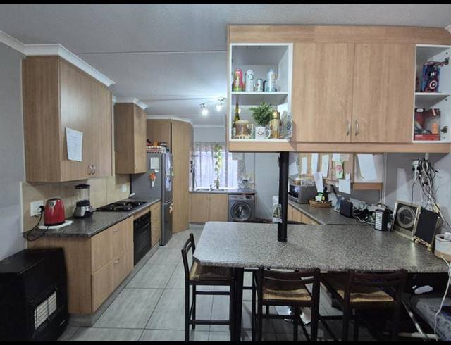 3 BEDROOM TOWNHOUSE FOR SALE IN GREENSTONE HILL